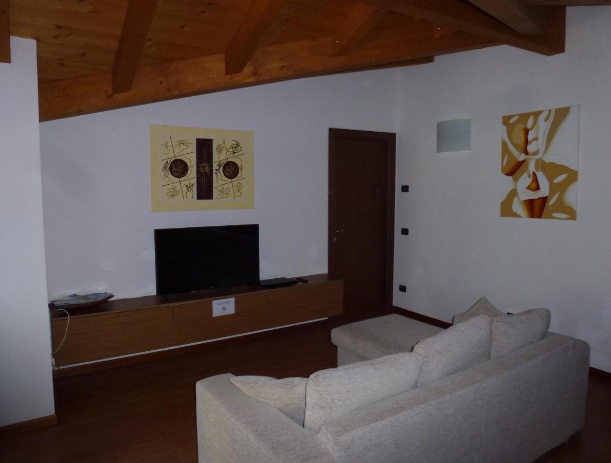 Casa Marck Apartment Maccagno Exterior photo
